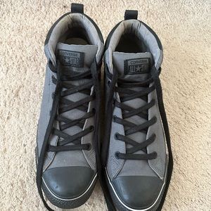 Men’s black converse